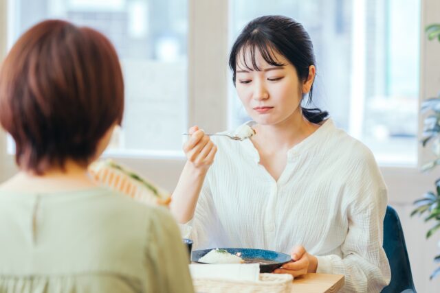 食欲不振の女性